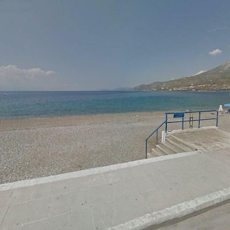 Loutraki Μοναδικής Θέσης Διαμέρισμα Στη Θάλασσα Buitenkant foto