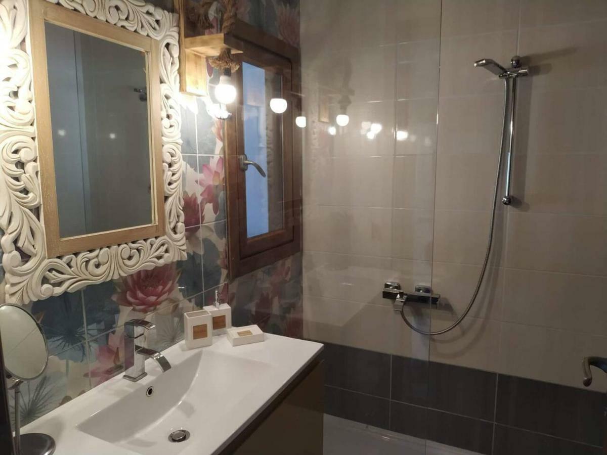 Loutraki Μοναδικής Θέσης Διαμέρισμα Στη Θάλασσα Buitenkant foto